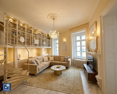 Eladó Lakás 1052 Budapest 5. kerület V.kerületben Szervita tér közelében, sétáló utcában