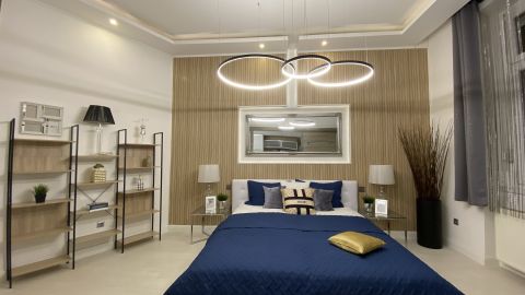 Eladó Lakás 1056 Budapest 5. kerület GYÖNYÖRŰEN FELÚJÍTOTT, NAPPALI + 2 HÁLÓS LAKÁS