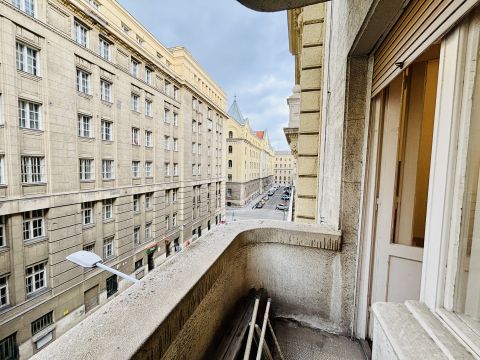 Eladó Lakás 1055 Budapest 5. kerület , Parlament közelében, Szalay utca