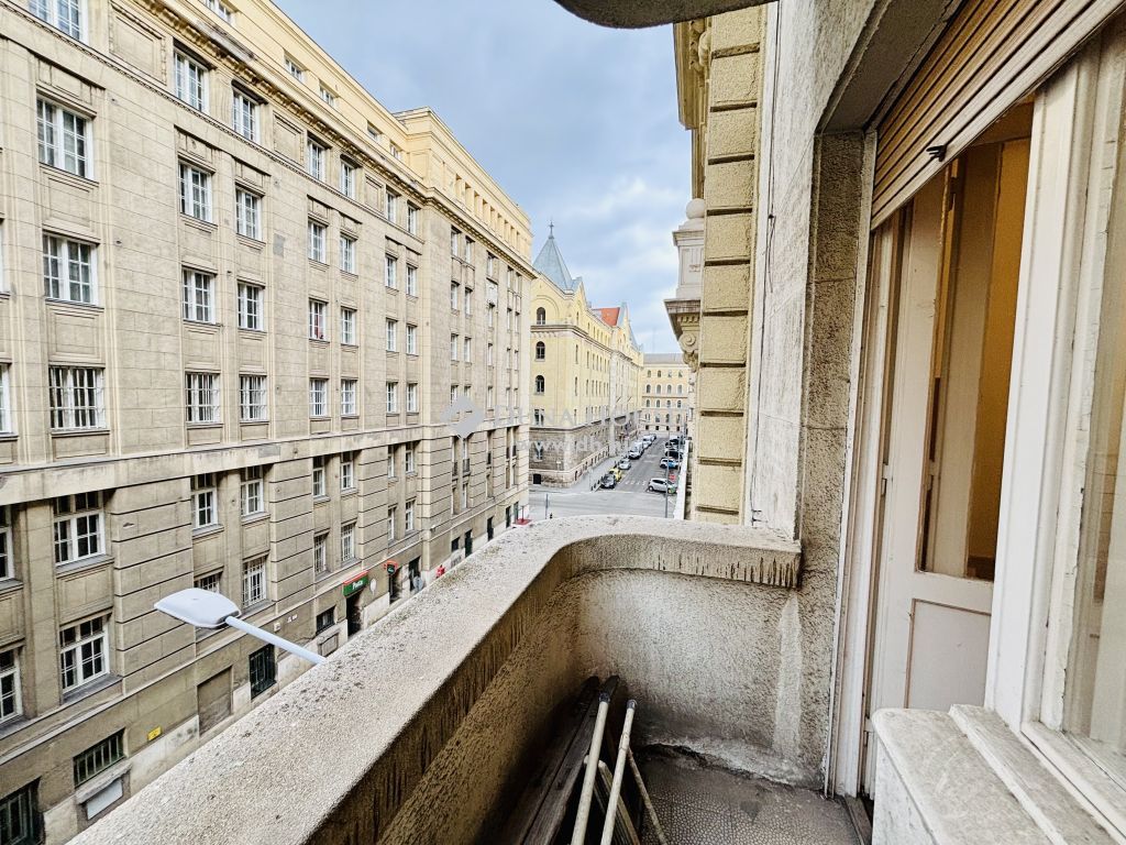 1055 Budapest 5. kerület , Dupla erkélyes lakás a Parlament mellett, Szalay utca — 1/33