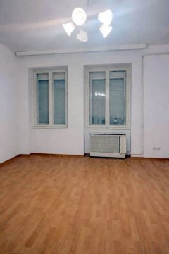 Kiadó Lakás 4400 Nyíregyháza , Nyíregyháza Állomás közelében.