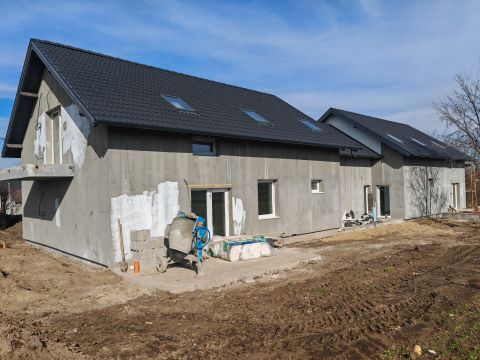 Eladó Lakás 2471 Baracska , Baracska szep részén, csendes, aszfaltozott utcában