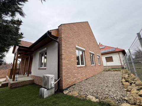 Eladó Ház 2013 Pomáz 