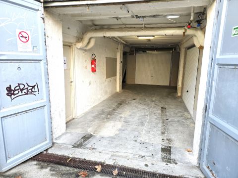 Kiadó Tároló/Raktár 7633 Pécs Uránvárosi 24 nm-es fűtött tároló