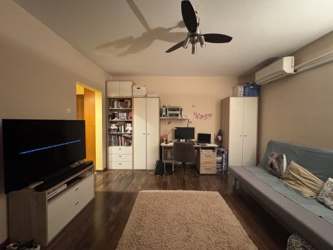 Eladó Lakás 1116 Budapest 11. kerület , 1+2 félszoba-jó állapot-kilátás!