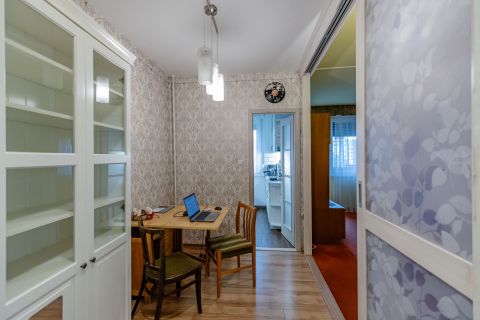 Eladó Lakás 1118 Budapest 11. kerület , 4 szobás, remek elosztással, ablakos konyhával!