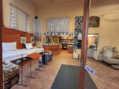 Kiadó Üzlethelyiség 1087 Budapest 8. kerület 