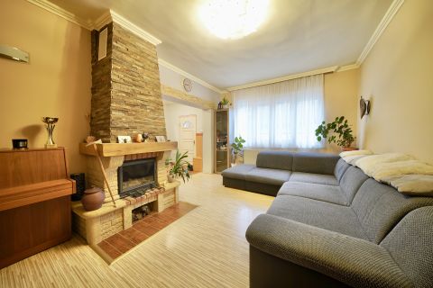 Eladó Ház 2083 Solymár 