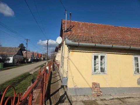 Eladó Ház 5233 Tiszagyenda 5233 Tiszagyenda, Központban