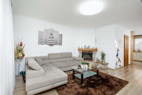 Eladó Lakás 9200 Mosonmagyaróvár , Aranyossziget utca Spár közelében