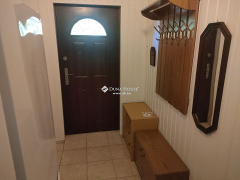 Kiadó Ház 6000 Kecskemét , Kertvárosi Iskola mellett 