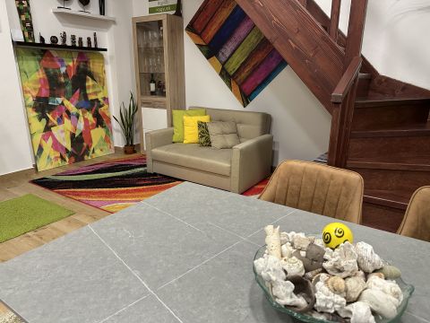 Eladó Lakás 1106 Budapest 10. kerület Belső kétszintes, teljesen felújított, 3 szobás lakás eladó!