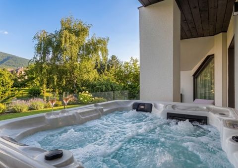 Eladó Lakás 1037 Budapest 3. kerület Örökpanorámás penthouse  lakás Testvérhegyen!