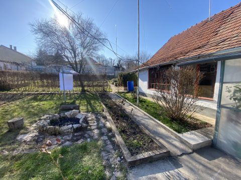 Eladó Ház 2119 Pécel , orvosi rendelő közelében