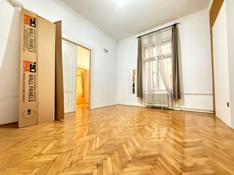 Eladó Lakás 1051 Budapest 5. kerület 