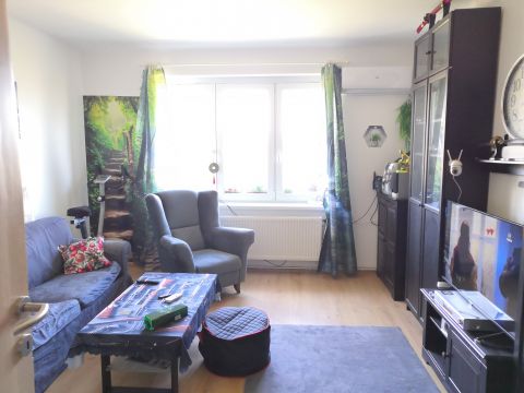 Eladó Lakás 2142 Nagytarcsa Petőfi telepen, jó állapotú, cirkófűtéses