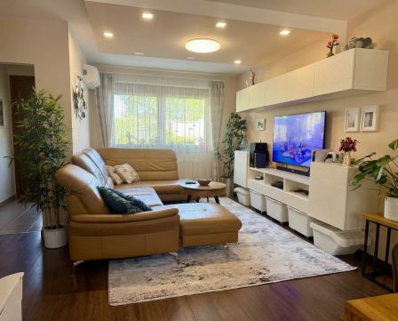 Eladó Ház 4028 Debrecen , Nagyerdő kedvelt utcájában.