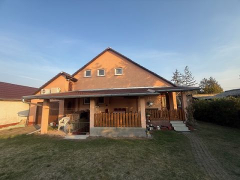 Eladó Ház 2376 Hernád 