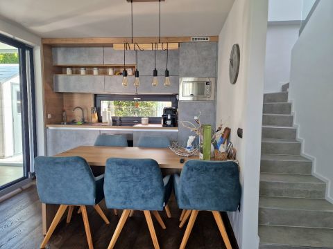 Eladó Lakás 8314 Vonyarcvashegy , kertkapcsolattal, Balatontól 1500 m-re