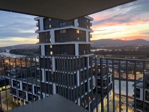 Eladó Lakás 1047 Budapest 4. kerület Örökpanorámás prémium otthon a 13. kerület határán