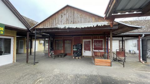 Eladó Üzlethelyiség 9900 Körmend , Piaci üzletsor