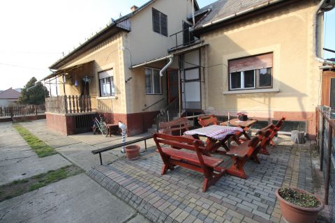 Eladó Ház 6000 Kecskemét , KIVÉTELES lehetőség a VACSIKÖZBEN! 