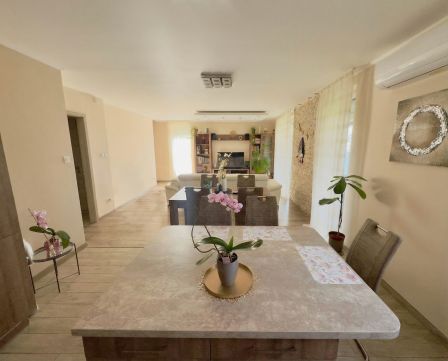 Eladó Lakás 1161 Budapest 16. kerület kertkapcsolatos 4 szobás lakás garázzsal és autóbeállóval