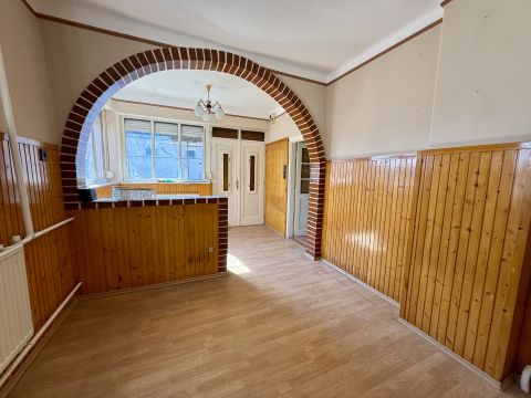 Eladó Ház 4243 Téglás Téglás csendes utcájában nappali + 2 szobás családi ház 