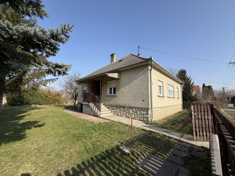 Eladó Ház 9099 Pér 