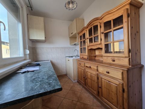 Eladó Lakás 8100 Várpalota , Várpalota 62 nnm-es 3 szobás lakás