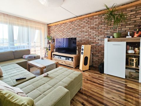 Eladó Lakás 9024 Győr , Kölcsey Ferenc iskola közelében 