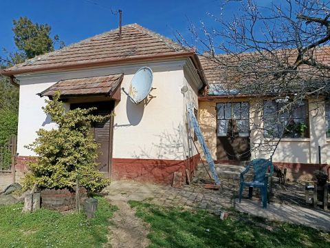 Eladó Ház 7932 Mozsgó Lakhatásra alkalmas ház