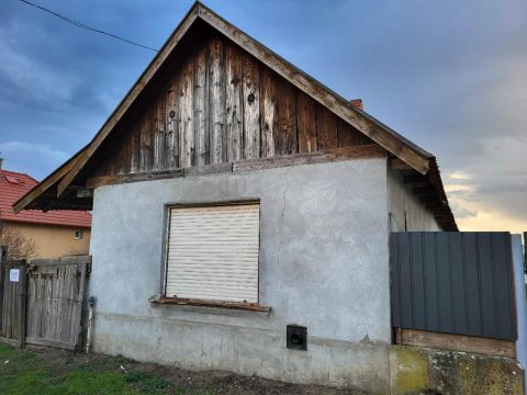 Eladó Ház 5126 Jászfényszaru , 5126 Jászfényszaru, Központhoz közeli