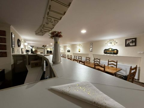 Eladó Vendéglátás 6070 Izsák , KIVÁLÓ ÜZLETI LEHETŐSÉG ÉS OTTHON EGYBEN!