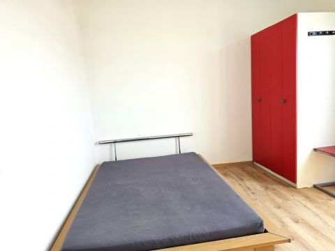 Kiadó Lakás 7633 Pécs Orvosi kar közelében felújított 2 szobás lakás