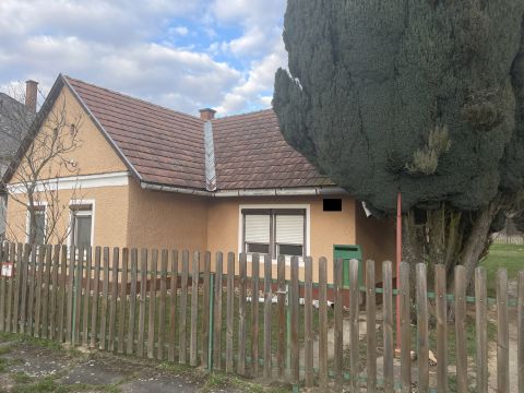 Eladó Ház 9915 Nádasd 