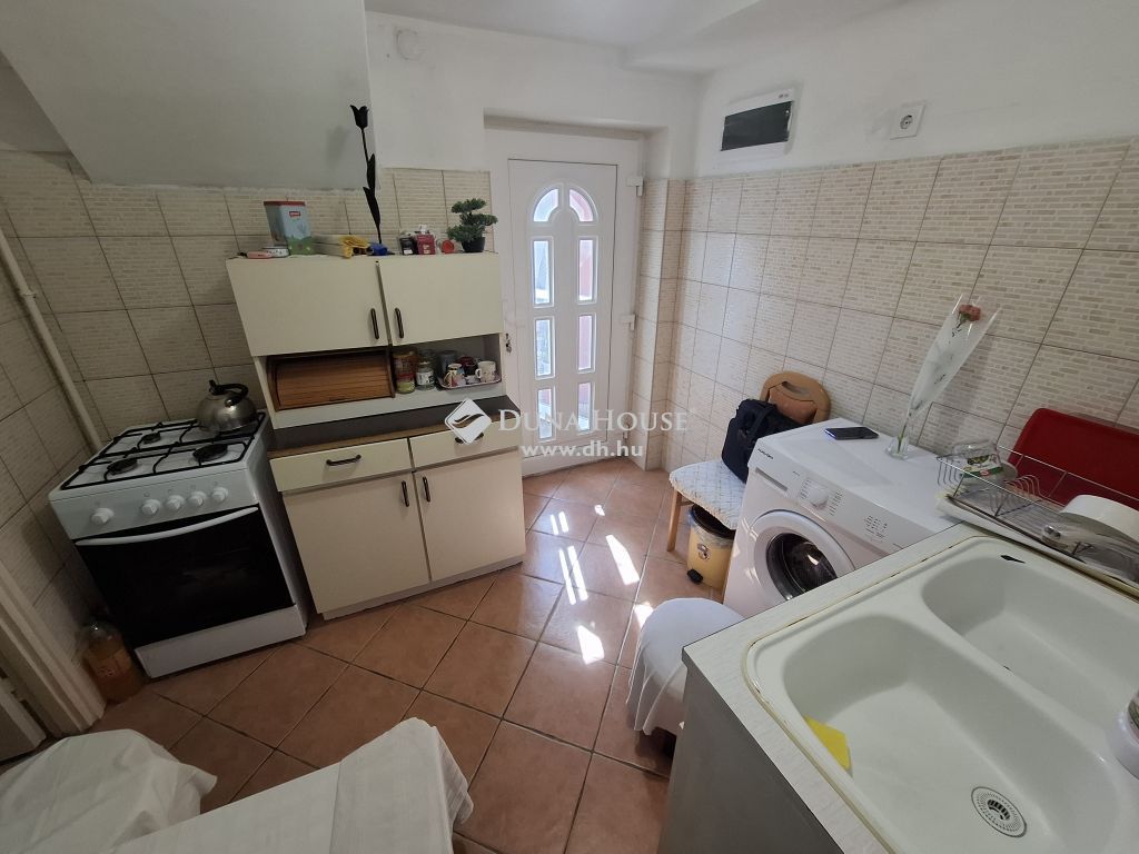 6100 Kiskunfélegyháza , Leválasztott 2 szobás, felújított ház a központhoz közel — 1/14