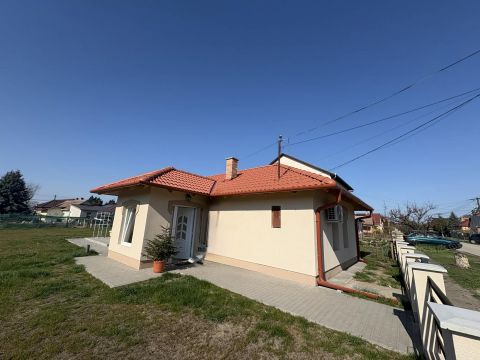 Eladó Ház 2740 Abony Abony központjában 