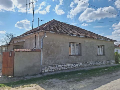 Eladó Ház 7822 Nagyharsány , === Nagyharsányi felújítandó családi ház===