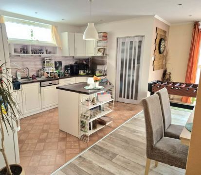 Eladó Ház 9330 Kapuvár , Kisfaludy sor közelében