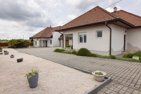 Eladó Ház 7741 Nagykozár 