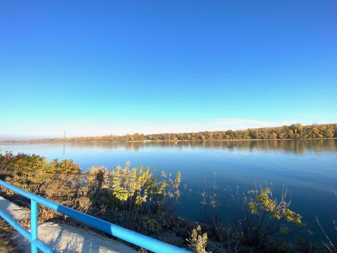 Eladó Telek 2451 Ercsi , 501 nm-es telek víz közművel eladó! Duna part 3 perc séta