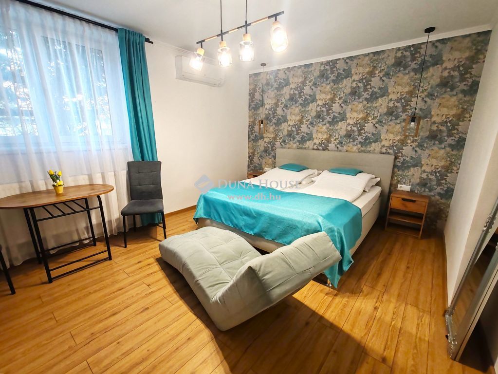 5700 Gyula , Várfürdő közelében — 1/17