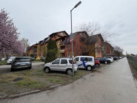 Eladó Lakás 2310 Szigetszentmiklós , Dujmó lakóparkban nappali + 3 szobával !