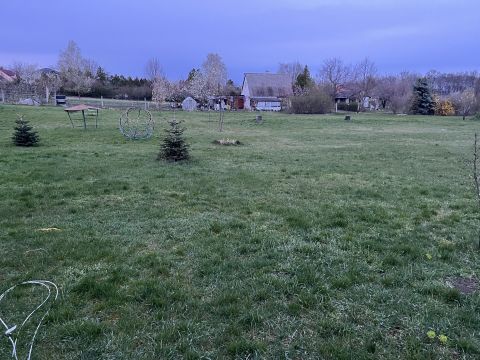 Eladó Telek 8143 Sárszentmihály , Buszmegálló közelében