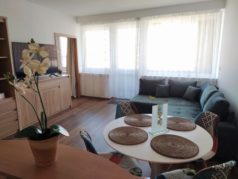 Kiadó Lakás 1095 Budapest 9. kerület , KIADÓ lakás  EXKLUZÍV szolgáltatásokkal rendelkező társasház