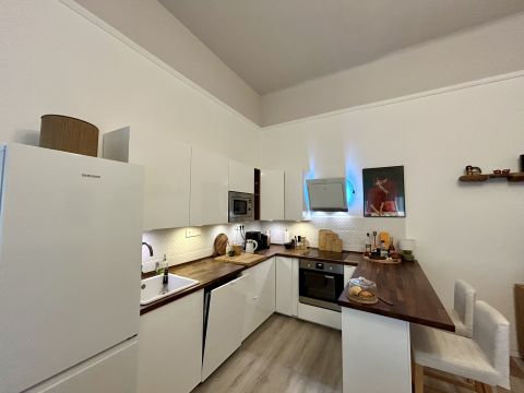 Eladó Lakás 1085 Budapest 8. kerület Palotanegyedben 1+2 szobás, felújított lakás