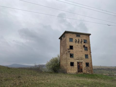 Eladó Ház 2066 Szár 