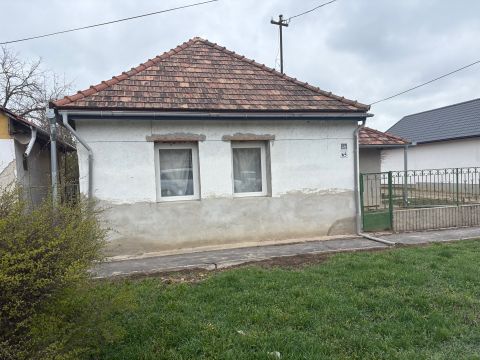 Eladó Ház 8130 Enying Balatontól 10 km-re