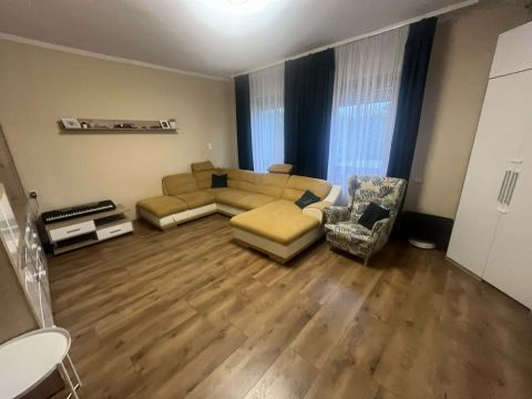 Eladó Ház 2200 Monor , központ